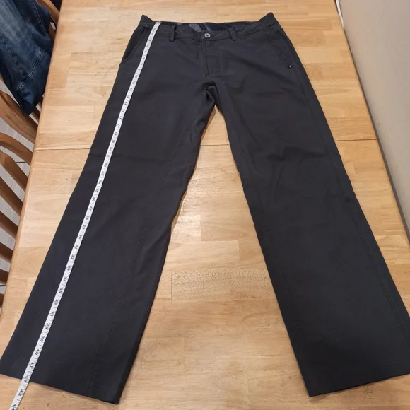 Lululemon atletica men's outdoor pants. Size 34 - Picture 6 of 8